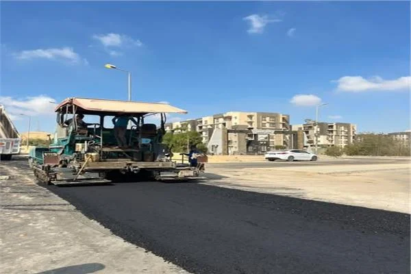 وزيرة الإسكان تتابع تنفيذ مشروعات الطرق والمرافق بحدائق أكتوبر والشيخ زايد 