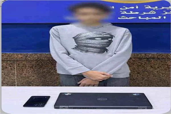 ضبط طالب بالفيوم يوهم المواطنين ببيع بيانات عملاء شركات المحمول 