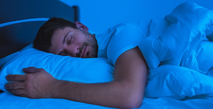 الإفتاء: هذا الأمر مكروه أثناء النوم