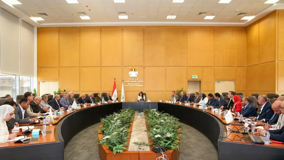 وزيرة الإسكان تتابع موقف منظومة الصرف الصحي بمحافظة القاهرة 