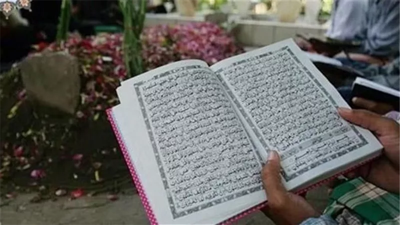  حكم زيارة المقابر فى يوم الجمعة 