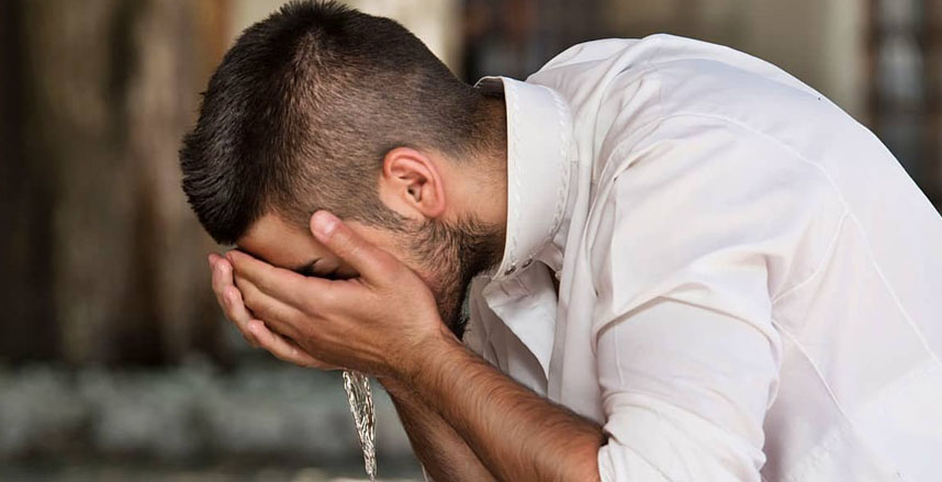  هل التدخين يبطل الوضوء؟..الإفتاء تجيب