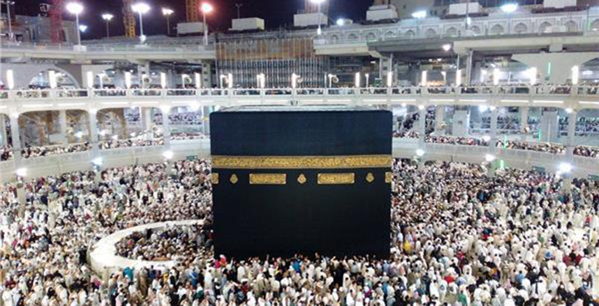 حكم طواف بطفل يرتدي «حفاضة»