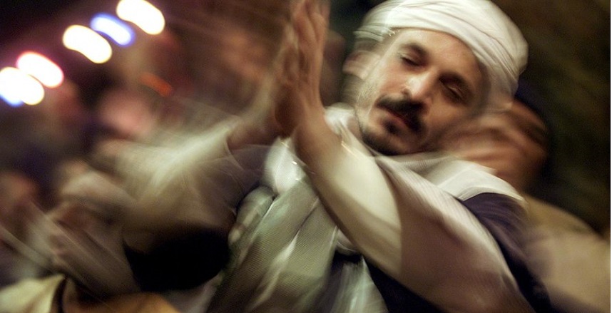 ما مشروعية المديح والابتهالات؟.. «الإفتاء» تجيب