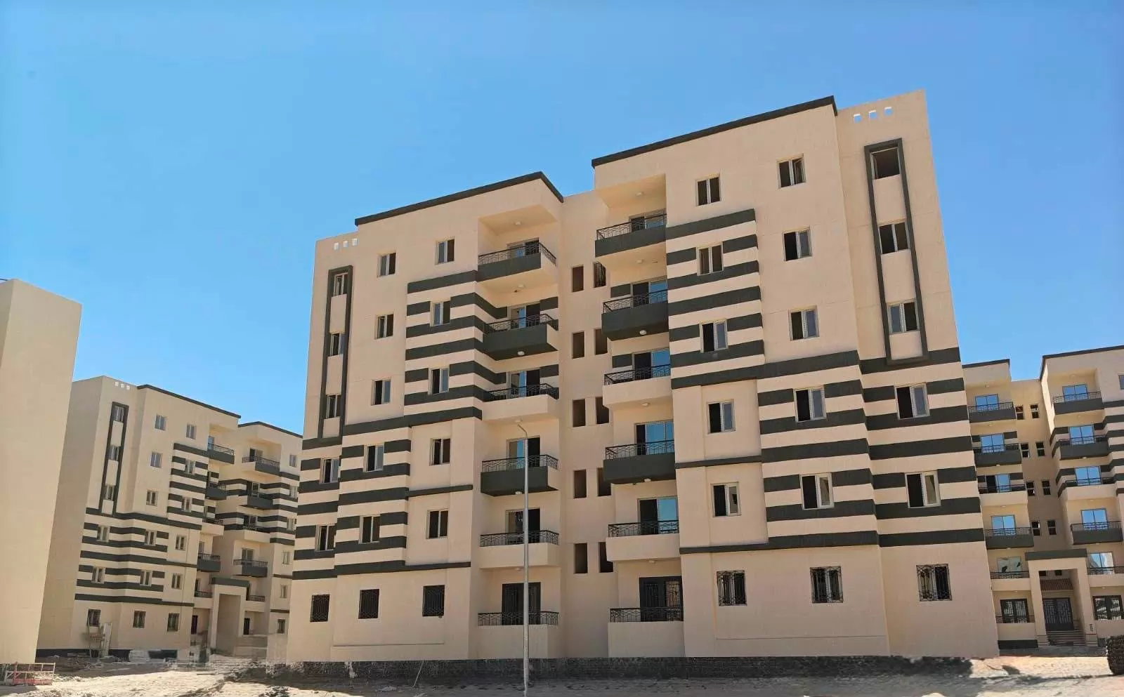 وزيرة الإسكان تتابع تنفيذ عدد من المشروعات بقنا الجديدة والمنيا الجديدة والعبور وسوهاج الجديدة