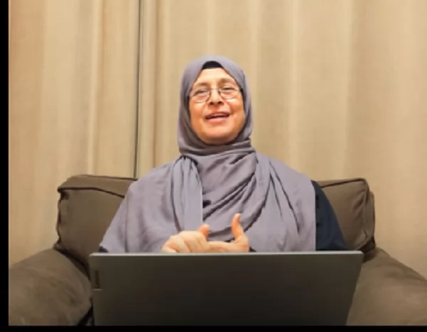 أستاذة بالأزهر: من تركت الحجاب مع علمها بوجوبه فهي آثمة