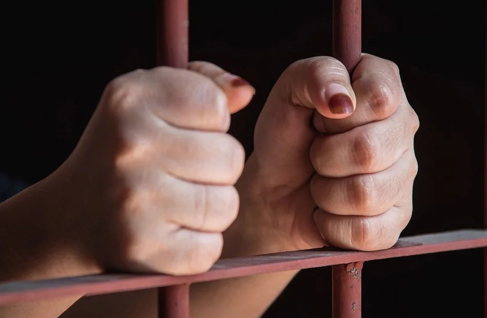 تجديد حبس سيدة وزوجها سرقا «مشغولات ذهبية وعملات أجنبية» من شقيقتها بعين شمس