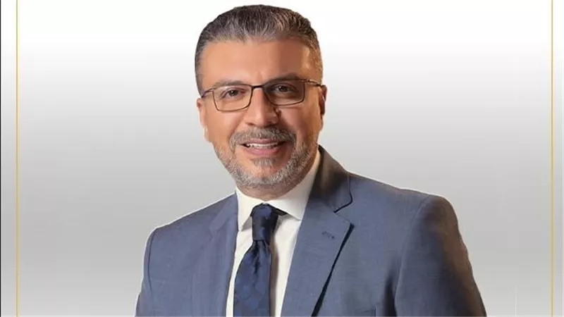 عمرو الليثي يطلب الدعاء لوالدته 