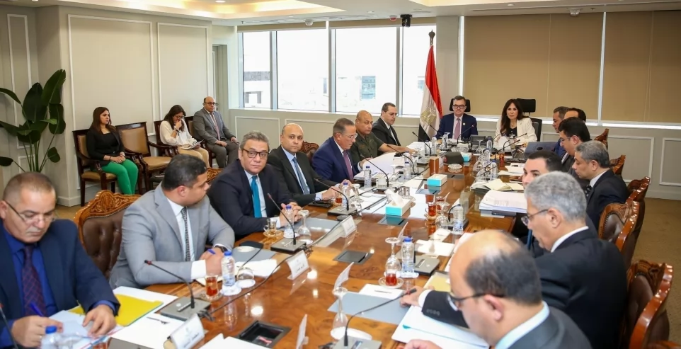 وزيرة الإسكان تتابع الاستثمار السياحي بمصر