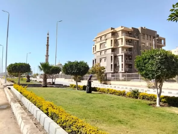 وزيرة الإسكان تتابع تطوير ورفع كفاءة الطرق بالمدن الجديدة