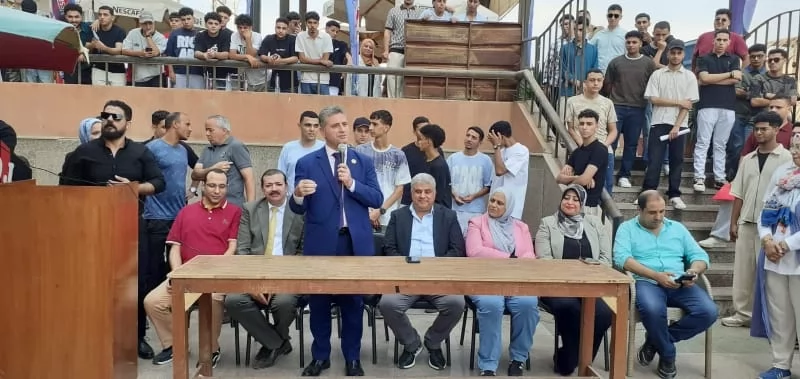 نائب رئيس جامعة بنها يتابع انتظام الدراسة بكلية الحاسبات 