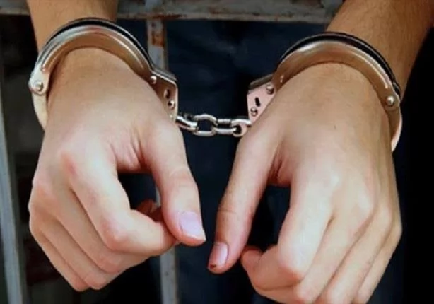 ضبط مديرمحل في الهرم لبيعه أجهزة ريسيفرلفك شفرات القنوات الفضائية