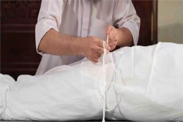 هل يجوز اعتبار شراء أكفان للموتى من زكاة المال؟