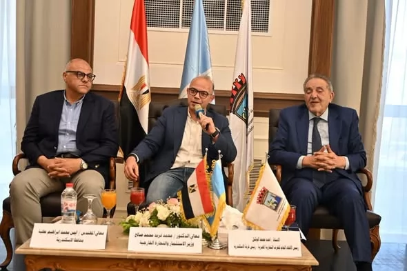وزير الاستثمار يستمع مباشرةً إلى المستثمرين في الإسكندرية