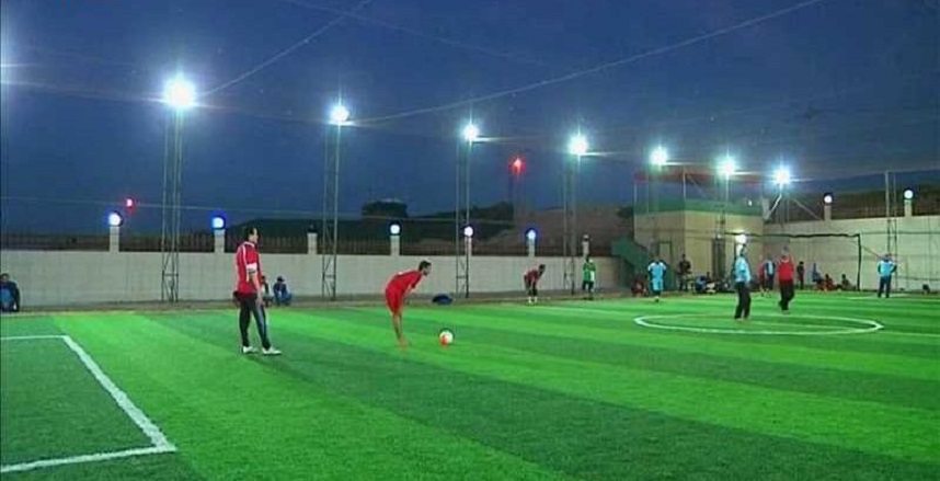 حكم تحميل الخاسر إيجار الملعب أو المشاريب