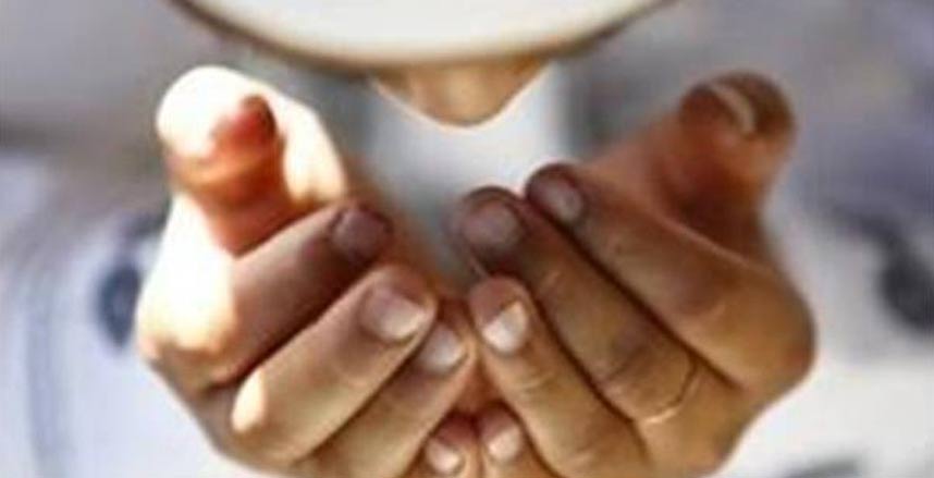 ما حكم مسح الوجه باليدين عقب الدعاء؟.. الإفتاء تجيب