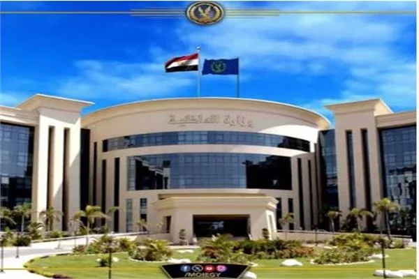  ضبط سيدتين لاستغلال طفلين في أعمال التسول بالجيزة 
