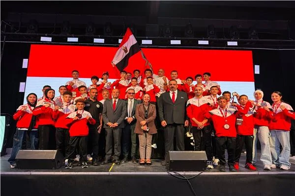 قنصل مصر في بنغازي يؤازر منتخب المواي تاي ويشهد مراسم تتويج الأبطال 