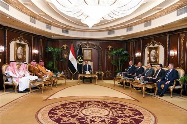  وزير الداخلية: تبادل الخبرات مع جامعة نايف يعزز كفاءة الأجهزة الأمنية 