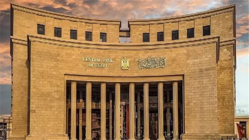  لجنة السياسة النقدية ترفع أسعار الفائدة 100 نقطة أساس 