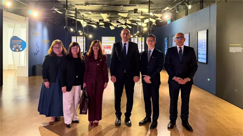 وزير التربية والتعليم يشيد بتجربة سنغافورة في إعداد المعلمين وتطوير أساليب التدريس 