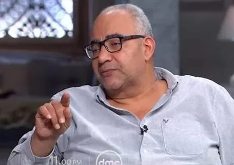 بيومي فؤاد يغادر المستشفى إثر إصابته بالحزام الناري
