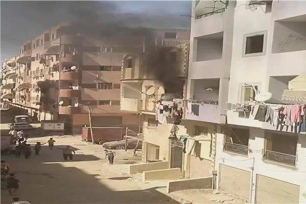 إصابة 3 بينهم طفلين في حريق بشقة في السويس 