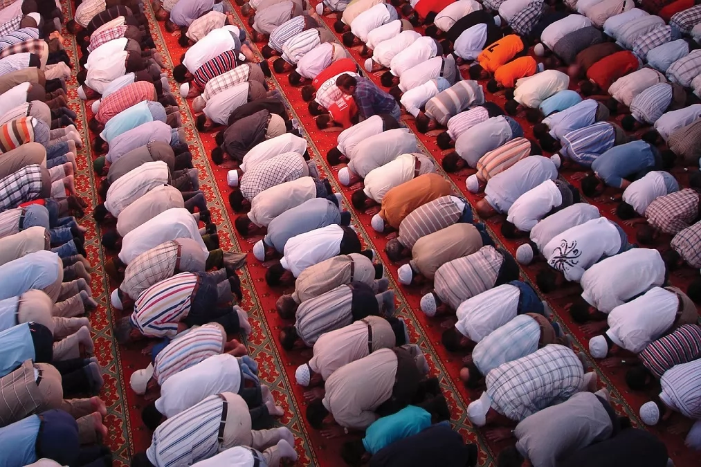 بيان المراد من حديث: أفضل الأعمال الصلاة على وقتها 
