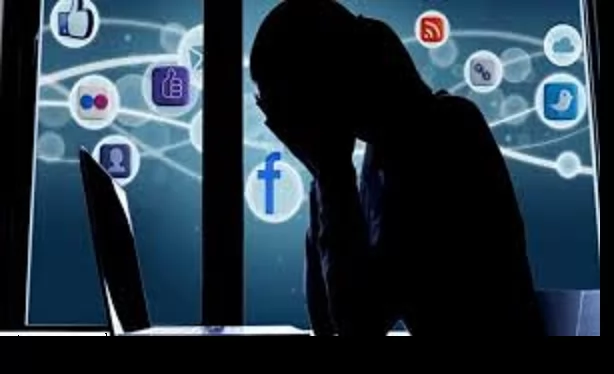 هوس التصوير والتشهير تحت المجهر الشرعي.. أمين الفتوى يوضح الحكم