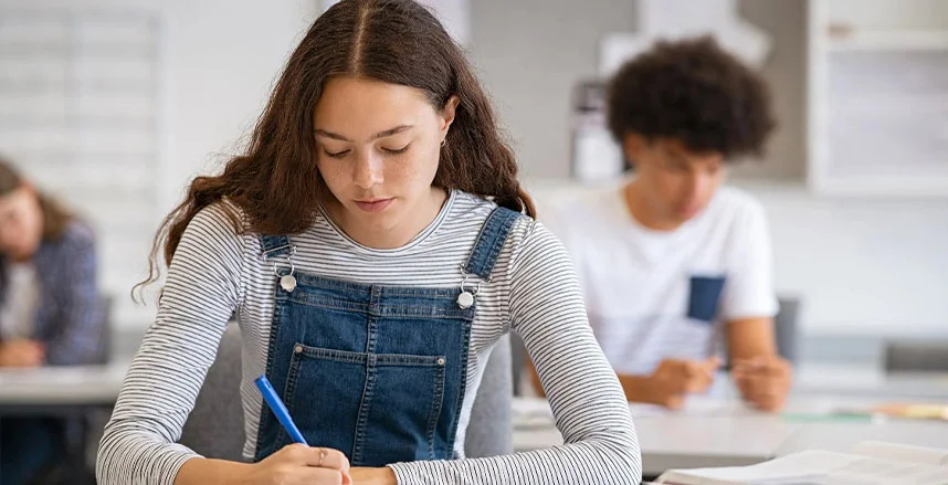  «التعليم» توجه طلاب الثانوية العامة بسرعة تسجيل استمارة الامتحان